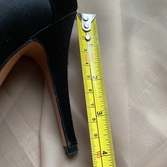 ESCADA pump with sequins - Picture 6 of 8